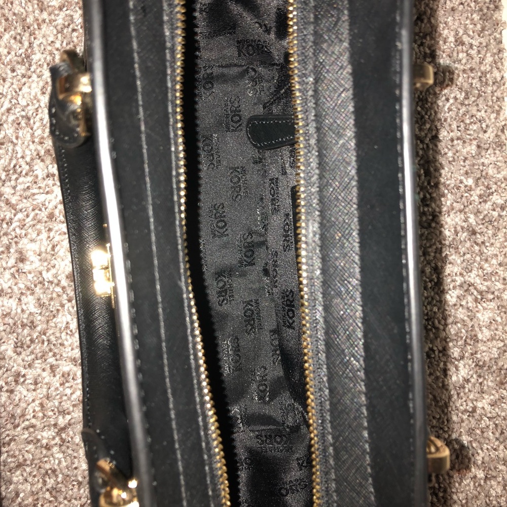 Michael Kors purse - Picture 2 of 4